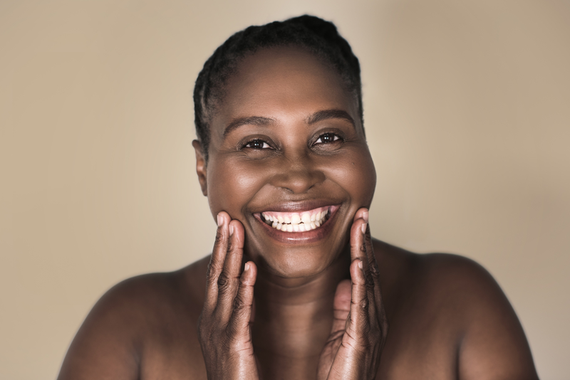 Obtenir une peau claire et radieuse : La réponse d'HydraFacial aux pores obstrués et à l'acné